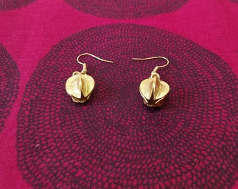 Fleur de neige, Lumikukka, boucles d'oreilles fabriquées par Kalevala Koru en Finlande