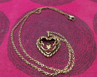 Collar Corazón de la Casa elaborado por Kalevala Koru en Finlandia