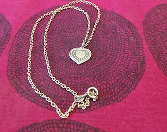 Collier en argent fabriqué par Kalevala Koru en Finlande