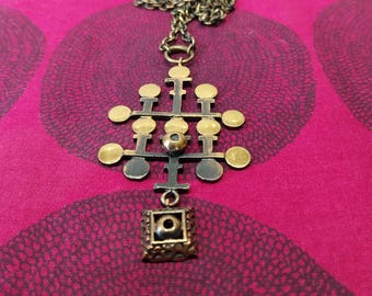 Exclusivo collar "Hoja" de bronce diseñado por Pentti Sarpaneva.