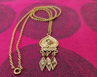 Hertta-leaf necklace made by Kalevala Koru in Finland
