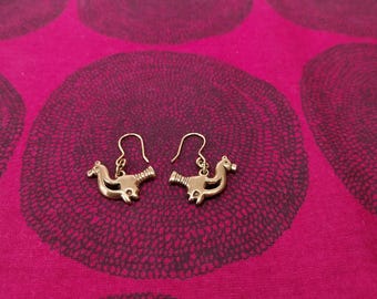 Pendientes de pajaritos hechos por Kalevala Koru en Finlandia
