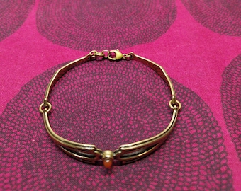 Illusion bracelet made by Kalevala Koru in Finland