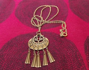 Diese Kuutar Halskette ist ein ikonischer finnischer Schmuck von Kalevala Koru