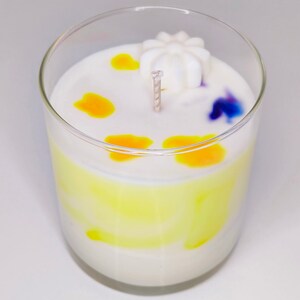 Marbled Coconut Soy Wax Candle 9 OZ Hand Poured with Floral / Musk / Fruity Aroma Rejuvenate