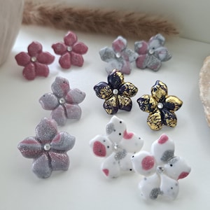 Blumen Ohrringe aus Polymer Clay (mit Blattgold)