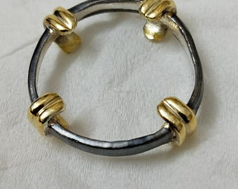 Wisiorek z okrągłą ramką ze srebra próby 925: łącznik do monet, produkcja biżuterii