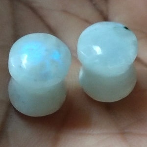 Natural Rainbow Moonstone Smooth Earplugs, Blue Flash Moonstone Plugs Earrings, White Moonstone Earlobe Earrings, Gauge 14G (2mm) to 30mm