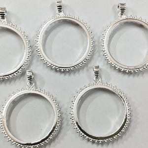 Colgante de bisel redondo en plata de ley 925: conector de moneda.