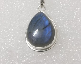 Sterling Silver Labradorite Necklace: Blue Flash Gemstone Pendant