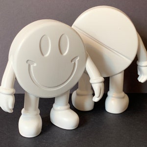 Smiley E Man / Pill Character