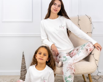 Mother Daughter Matching Pajamas, Mothers Day Gift, Mommy And Me Matching Jammies, Mama and Minnie Gifts For Her, Flowers Pjs, Homewear