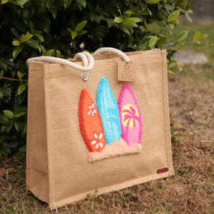 Bolsa de playa de yute con bordado Punch, bolsas de yute, bolsas de playa de verano, bolsa de paja marina, letra personalizada Punch bordada, regalo para el Día de la Madre