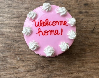 Coraline-inspired pastel "Welcome Home" treasure chest | Handmade kawaii secret box | Fantasy jewelry box | Original gift
