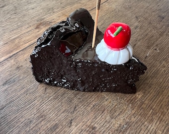 Handmade Incense Holder in Dessert Toast & Chocolate Cake Style | Kawaii Decoration for Altars, Meditation, and a Unique Gift