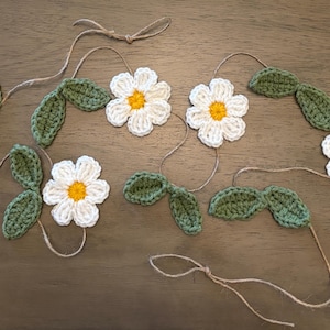 Crocheted Daisy Garland/Banner