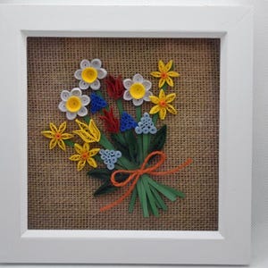 Papierwandkunst, weißer Kastenrahmen, Blumen, Frühling, hessische Rückseite, entworfen und handgemacht, Innendekor, Geschenk, Weihnachten.