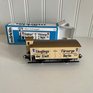 Vintage Marklin Train-HO 4781-Milk Refrigerator Car
