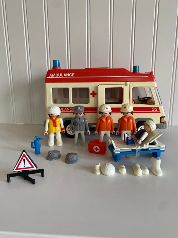 Vintage Playmobil 3456-ambulance and People 