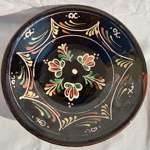 Vintage Hungarian Traditional Folk Plate, Vintage Hand Painted Wall Plate Dishes, Wall Hangings, Folk Black Art, Flower Design