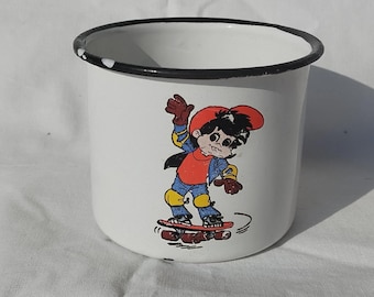 Taza vintage de esmalte blanco: jarra de leche estilo folklórico campestre