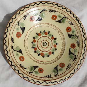 Traditional Art Ceramic Folk Flower Plate, Handpainted wall plate, Flower designed Wall Hanging, Kitchen Decoration, Rare Wall Hanging Plate
