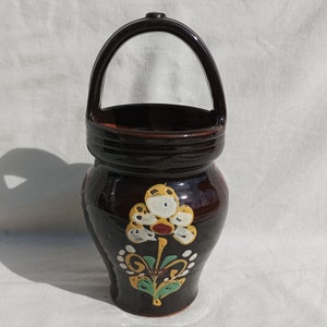 Antiker braun glasierter Krug mit oberem Griff, traditionelle Volkssteinzeug-Keramik, seltener Volkskrug, Keramikkrug