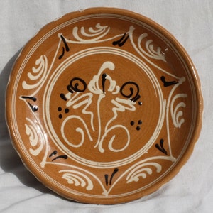 Brauner Folklore Blumenteller, Handbemalter Wandteller, Blumen Wandbehang, Küchendekoration, Seltener Wandteller