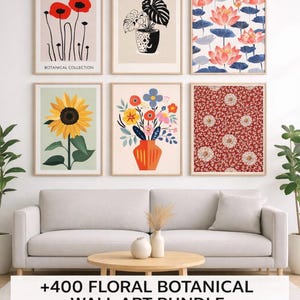 Può includere: Sei stampe artistiche botaniche incorniciate con illustrazioni floreali e vegetali. Le stampe presentano papaveri, una pianta in vaso, fiori di loto, un girasole, un vaso di fiori e un motivo floreale rosso. Il testo in basso recita "+400 FLORAL BOTANICAL WALL ART BUNDLE."