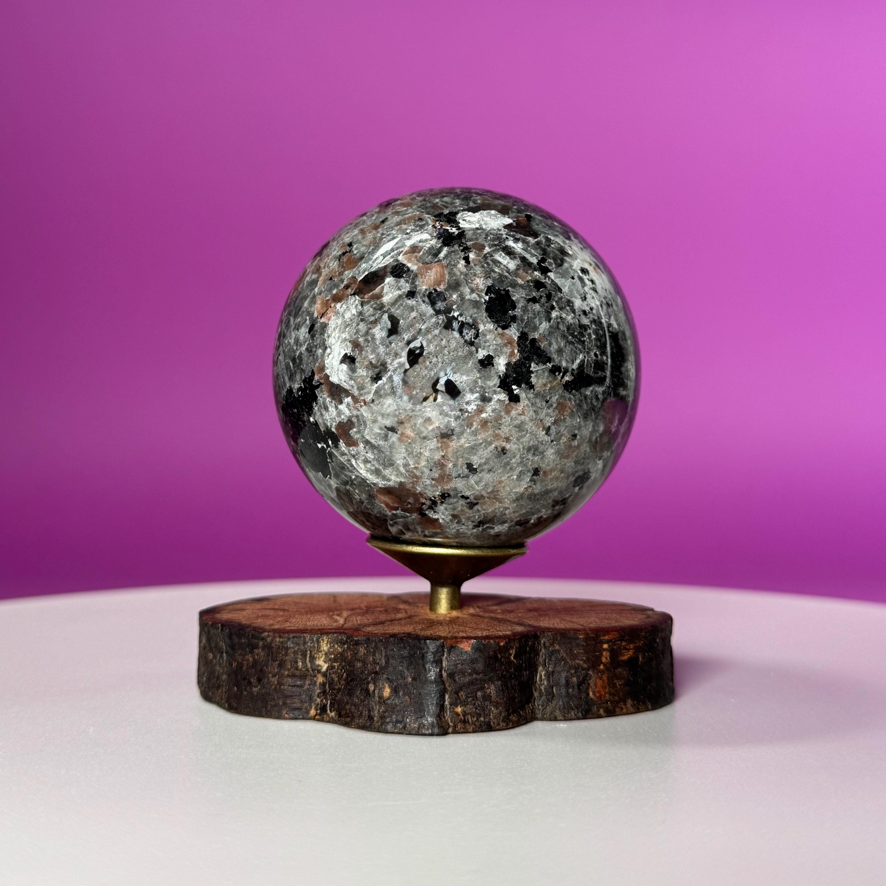 Yooperlite Sphere 414g With Decorative Stand | UV Reactive Crystal