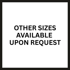 Pode incluir: Fundo branco com texto preto: "OUTROS TAMANHOS DISPON&Iacute;VEIS SOB PEDIDO". O texto est&aacute; centralizado e em negrito, fonte sem serifa. A imagem tem uma borda preta.