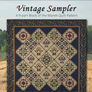 Puede incluir: Patrón de colcha Vintage Sampler con un diseño de bloque de nueve partes para un proyecto de colcha del mes. La colcha está hecha con una variedad de telas en tonos de rojo, verde, azul y crema. El tamaño de la colcha terminada es de 95 pulgadas por 95 pulgadas.