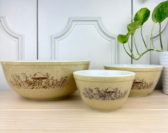 1980's Forest Fancies Pyrex Mixing Bowls, Collectable Discontinued Mushroom Kitchen Bowl, 402 & 401, Corning NY, USA