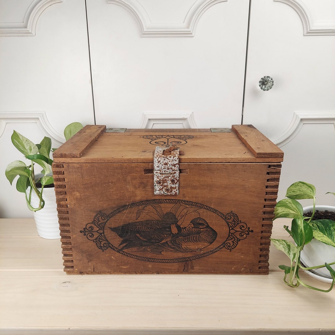 Vintage Gideon Anderson Corp. 500 Ammo Box With Duck Detailing, Vintage