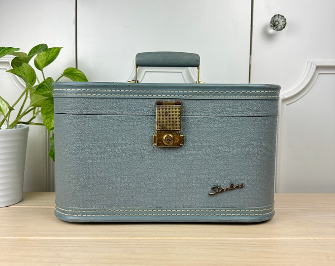 Heart Train Case Blue