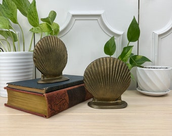 Set of 2 Vintage Brass Shell Bookends, Brass Clamshell Bookends, Bookshelf and Office Decor