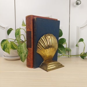 Vintage Brass Scalloped Shell Bookend, Brass Seashell, Nautical Decor, Beach Decor