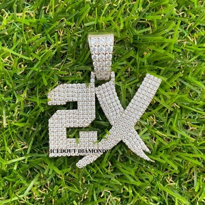 Colgante personalizado de moissanita en plata 925 para él, colgante con letra personalizada de 4,3 cm, engaste de diamantes en panal, el mejor regalo de cumpleaños.
