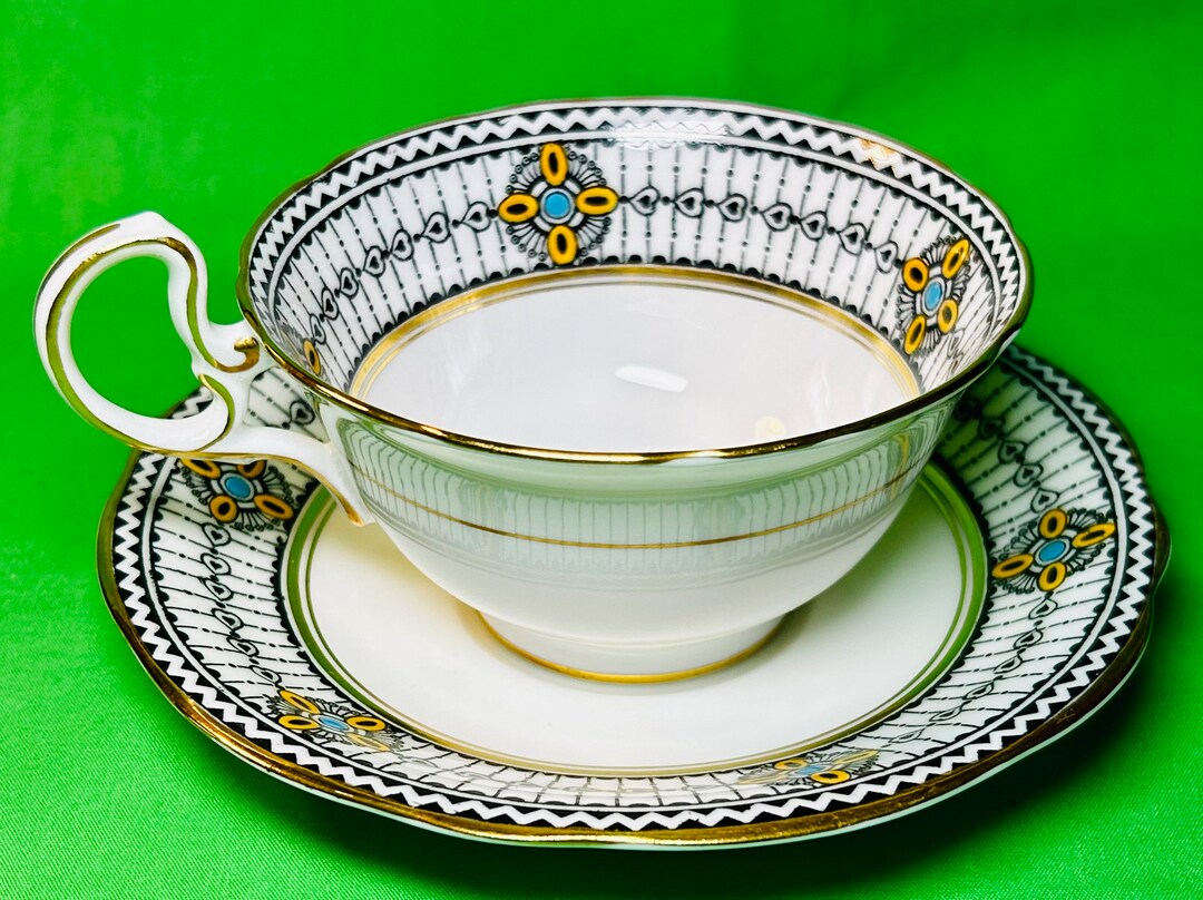 Aynsley Circa 1950's Very Rare Pattern A4902-9 Black/gold/yellow ...