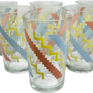 Vintage 1960&#39;s Set of Six (6) Kitchen Glasses Decorated in Ribbon Shapes of Pastel Blues, Pinks, Yellows & White