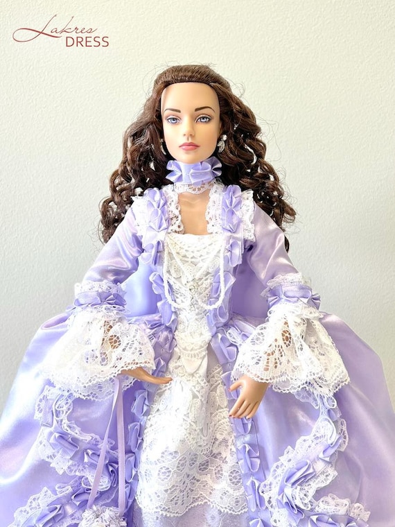 Historical Dress in the Style of Bridgerton for Dolls 16