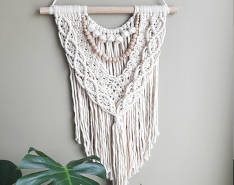 Macrame Wall Hanging, Macrame Wall Art, Macrame Wall Decor, Macrame Wall Hanging Medium, Boho Wall Decor, Wall Art, Boho Wall Decor