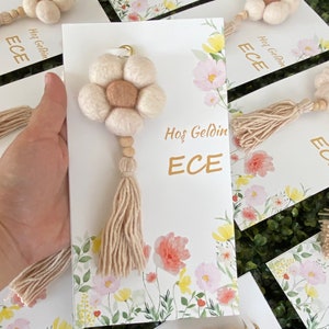 Bomboniere per feste di compleanno per bambine, bomboniere portachiavi con margherite e nappe, bomboniere di compleanno, portachiavi con nappe, bomboniere Daisy Concept, bomboniere dai colori tenui