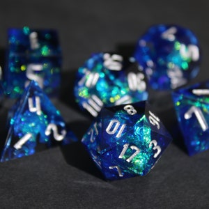 Dés abysses émeraude, bleu et noir, jeu de dés M&D, jeu de dés polyédriques, jeu de dés Donjons et Dragons image 9