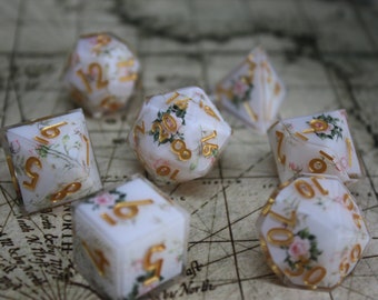 Gilded Petals Dice Set / Cute Dice / Shell Sharp Edge Dice for D&D / Dice for Dungeons and Dragons / TTRPG Dice
