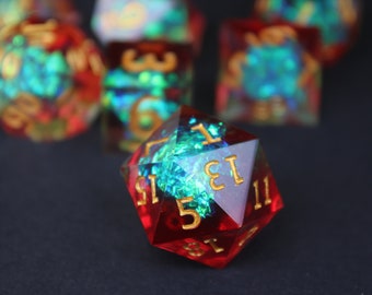 Dados de borde afilado, hielo y fuego, dados verdes y rojos, conjunto de dados DnD, conjunto de dados poliédricos, conjunto de dados de mazmorras y dragones