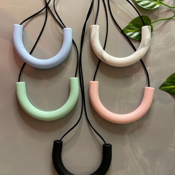 Pendentif à Chewelry en forme de U, TDAH, autisme, collier anxiété, collier sensoriel, collier à mâcher pour adulte, collier en silicone