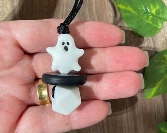 Adulte Fidget Mini Ghost Silicone Chewelry pendentif ensemble cadeau, TDAH, autisme, collier Fidget, stylo perlé, porte-clés, sensoriel, collier gothique