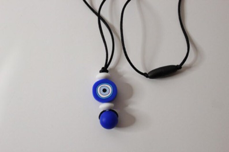 Adult Fidget Evil Eye Silicone Chewelry pendentif coffret cadeau, TDAH, autisme, Collier Fidget, Stylo perlé, Porte-clés, sensoriel, Collier gothique Blue Fidget Necklace