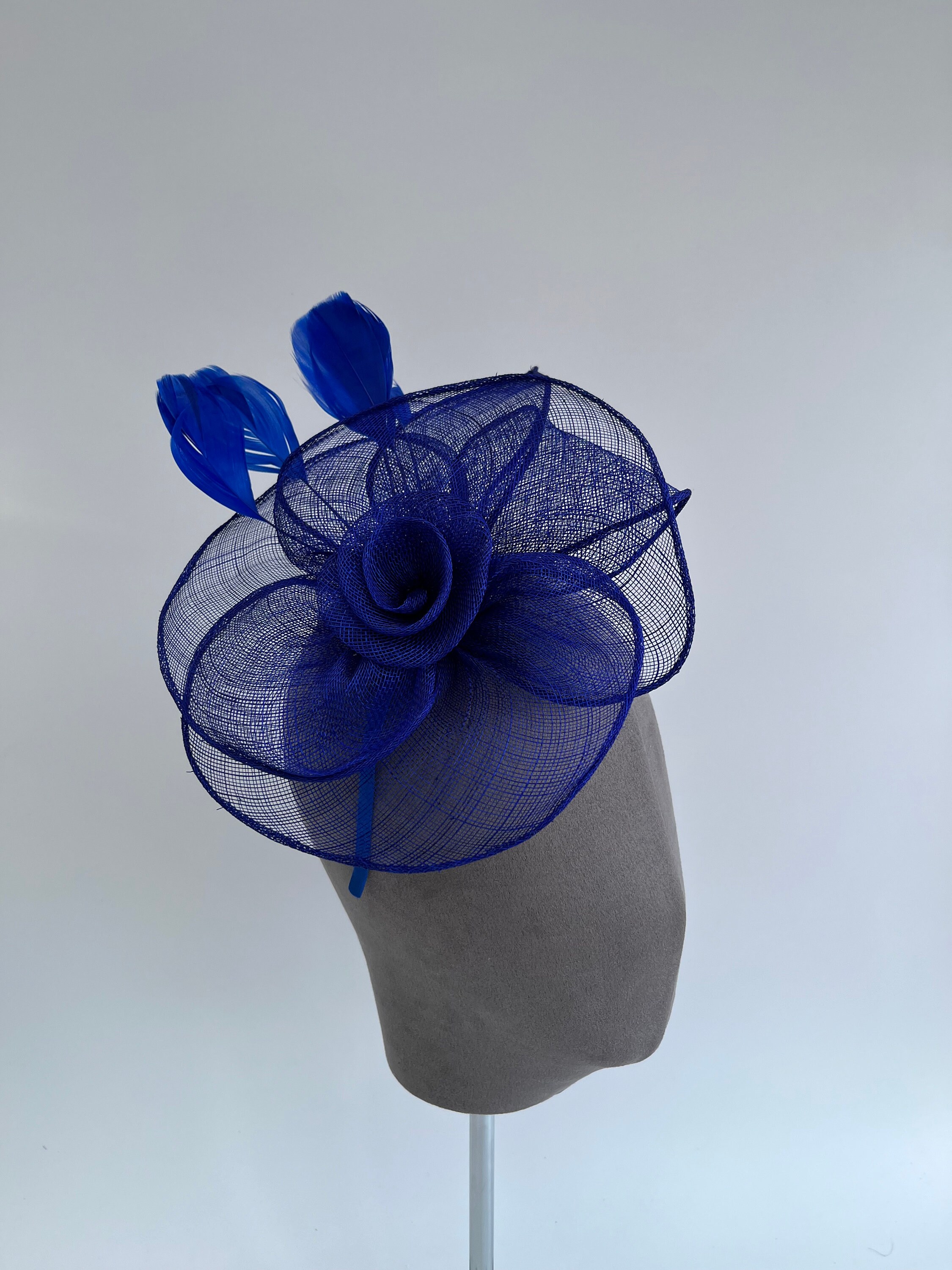 Blue Round Sinamay Fascinator With a Flower Centre Headband  display picture 2